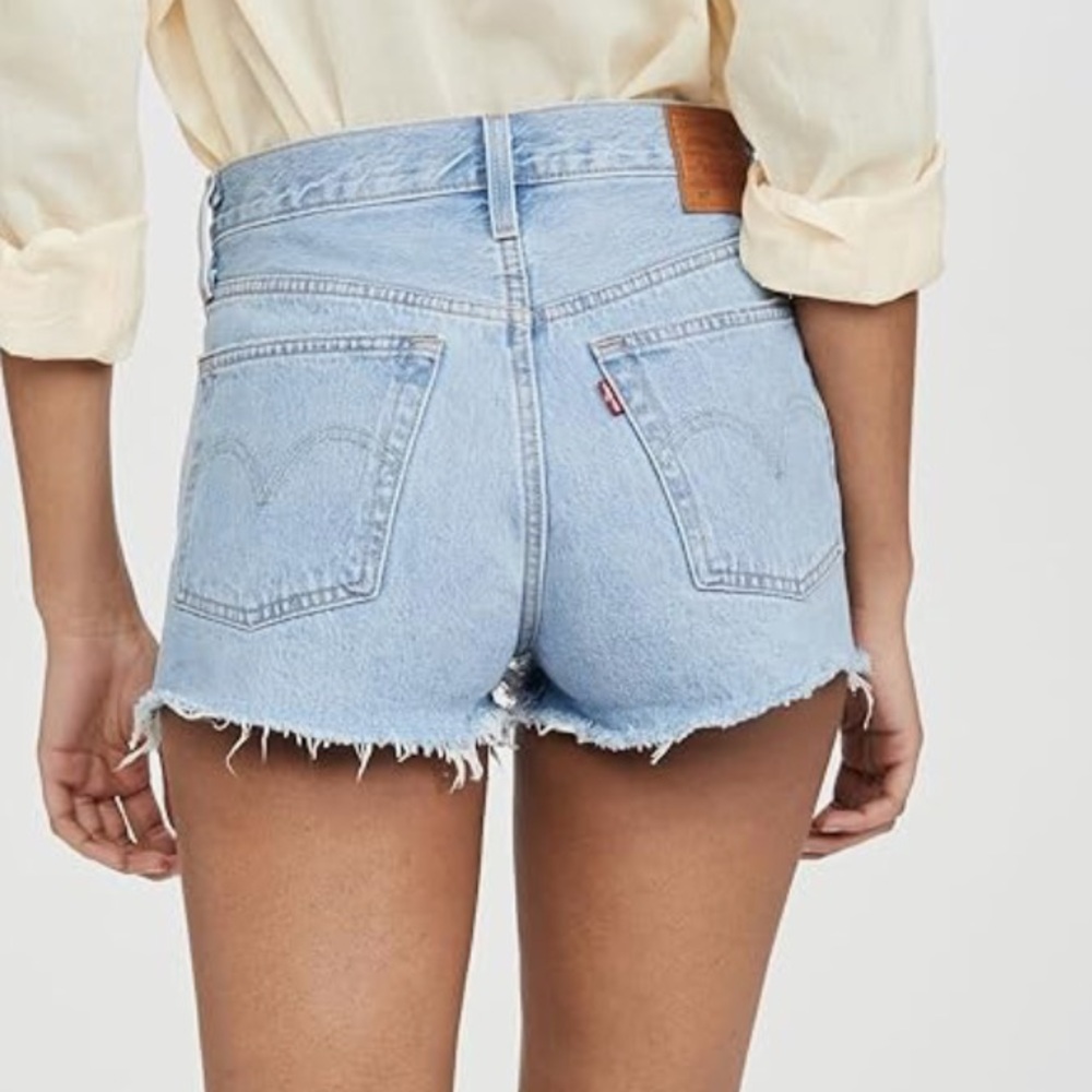 Levi’s 501 Jean Shorts 26